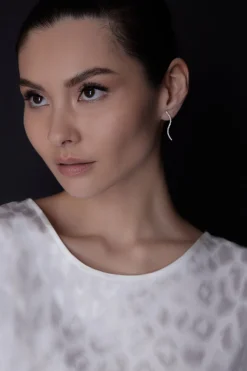 Natori Earrings|Shangri-La-Shangri-La Brushstroke 14k Gold And Diamond Medium Stud Earrings